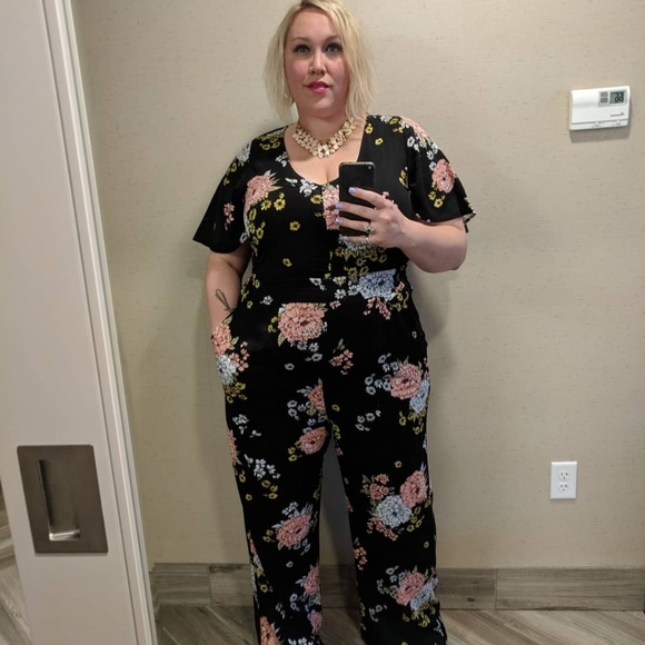 Meet your Posher, Julie - Picture 2 of 8